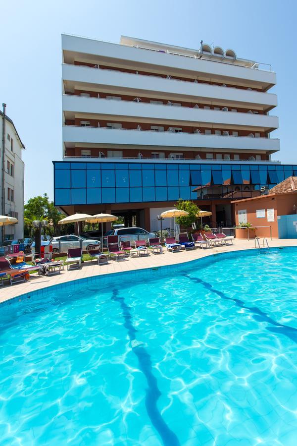 Hotel Miramare กัตเตโออามาเร ภายนอก รูปภาพ